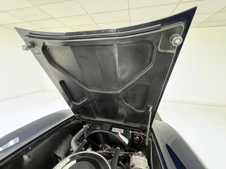 Chevrolet-Corvette-1964-Daytona-Blue-Metalli-White-5