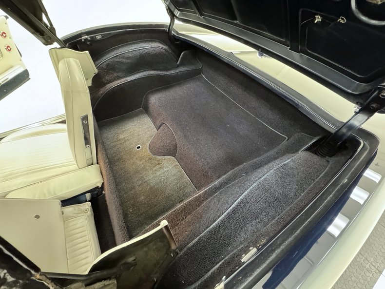 Chevrolet-Corvette-1964-Daytona-Blue-Metalli-White-7