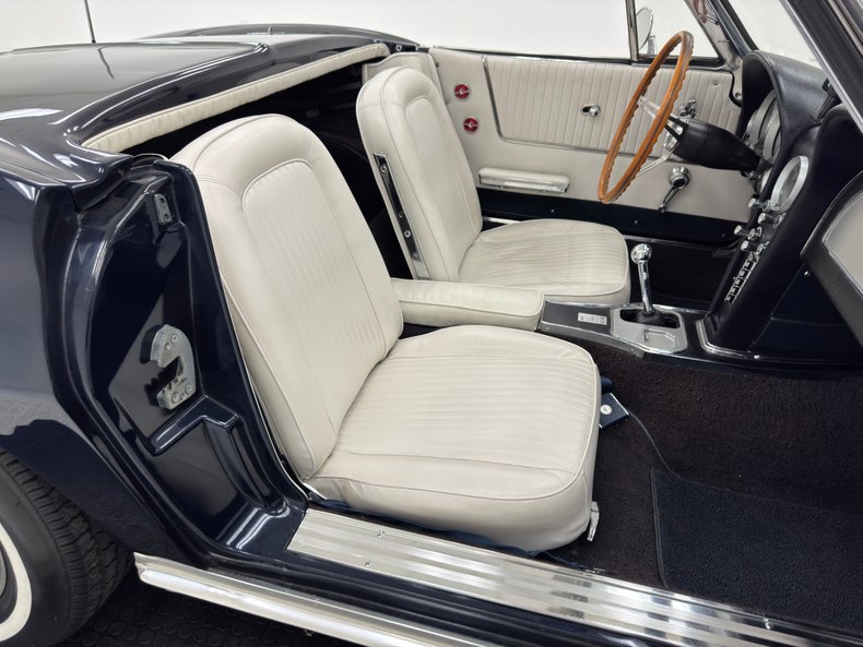 Chevrolet-Corvette-1964-Daytona-Blue-Metalli-White-8