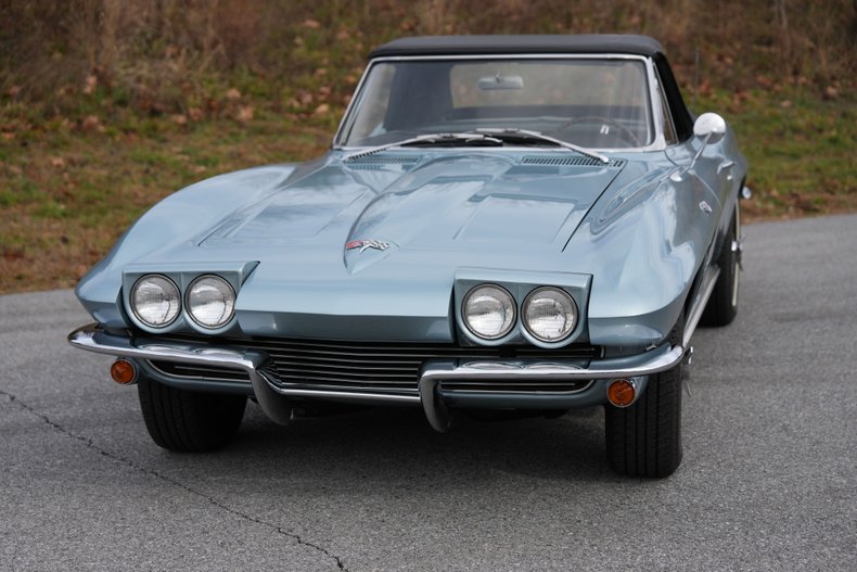 Chevrolet-Corvette-1964-Silver-Blue-Black-12