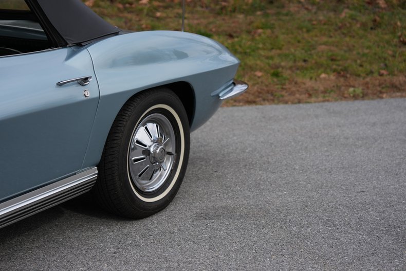 Chevrolet-Corvette-1964-Silver-Blue-Black-14