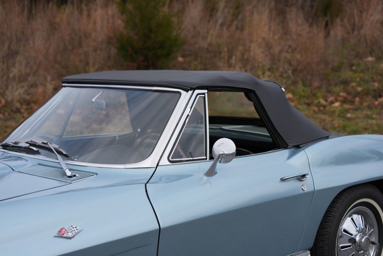 Chevrolet-Corvette-1964-Silver-Blue-Black-15