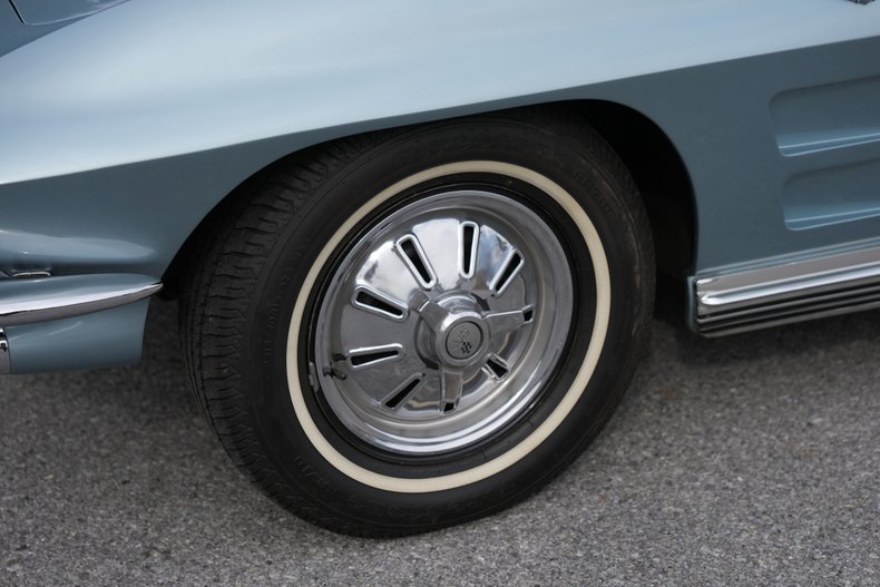 Chevrolet-Corvette-1964-Silver-Blue-Black-17