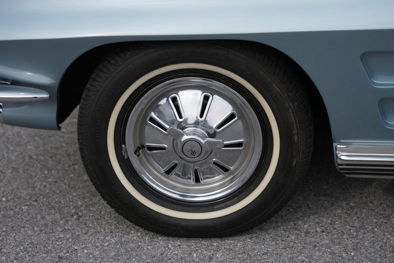 Chevrolet-Corvette-1964-Silver-Blue-Black-18