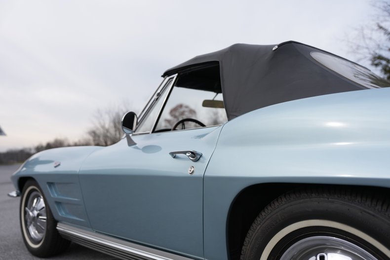 Chevrolet-Corvette-1964-Silver-Blue-Black-21
