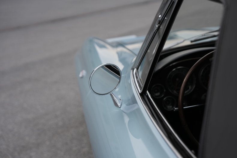 Chevrolet-Corvette-1964-Silver-Blue-Black-22