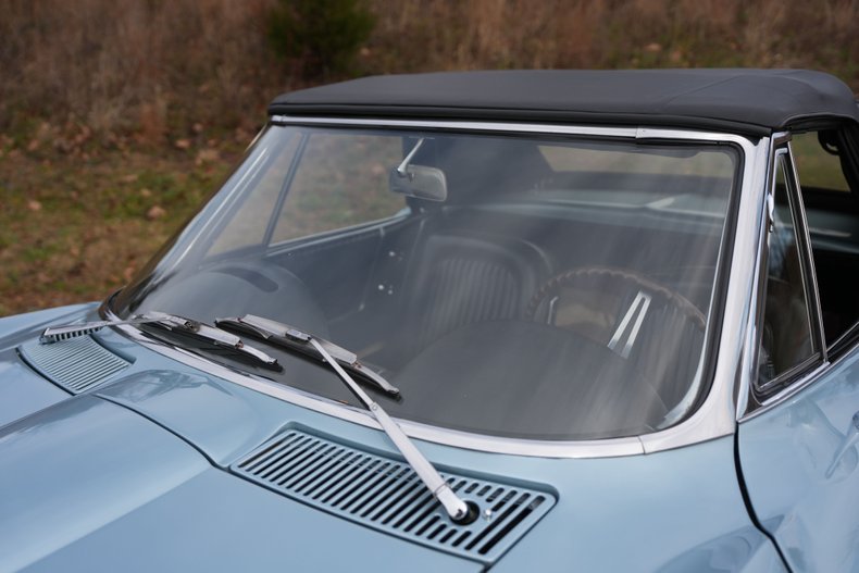 Chevrolet-Corvette-1964-Silver-Blue-Black-23