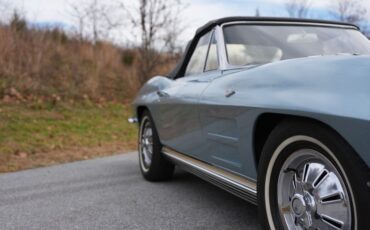 Chevrolet-Corvette-1964-Silver-Blue-Black-34