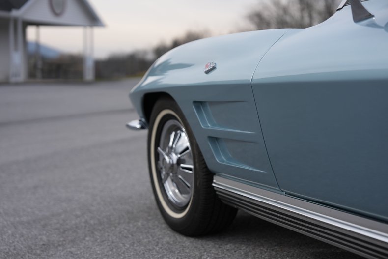 Chevrolet-Corvette-1964-Silver-Blue-Black-42