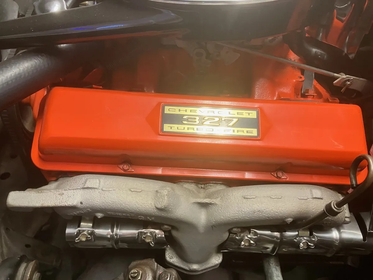 Chevrolet-Corvette-1964-White-Red-1