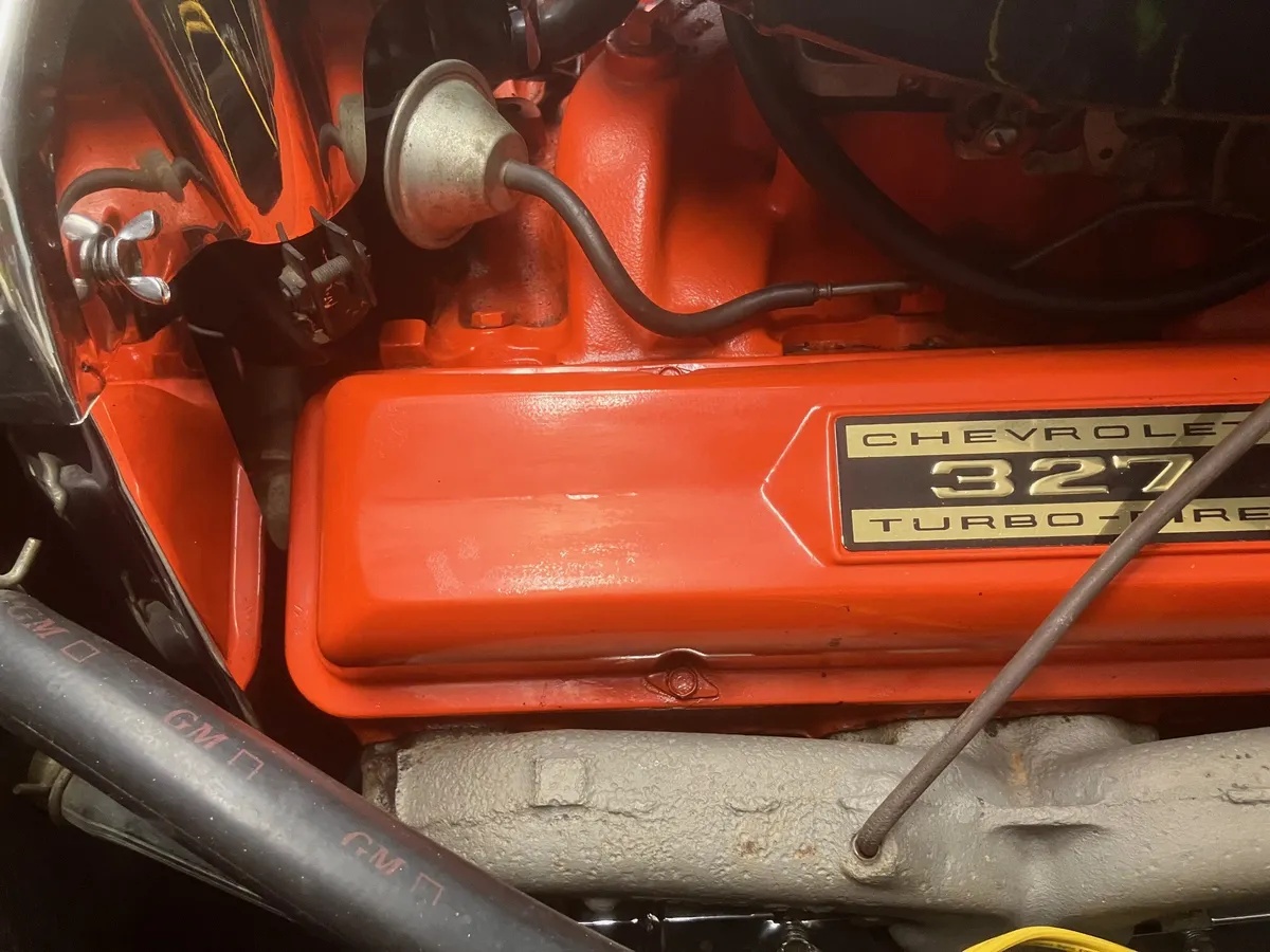 Chevrolet-Corvette-1964-White-Red-10