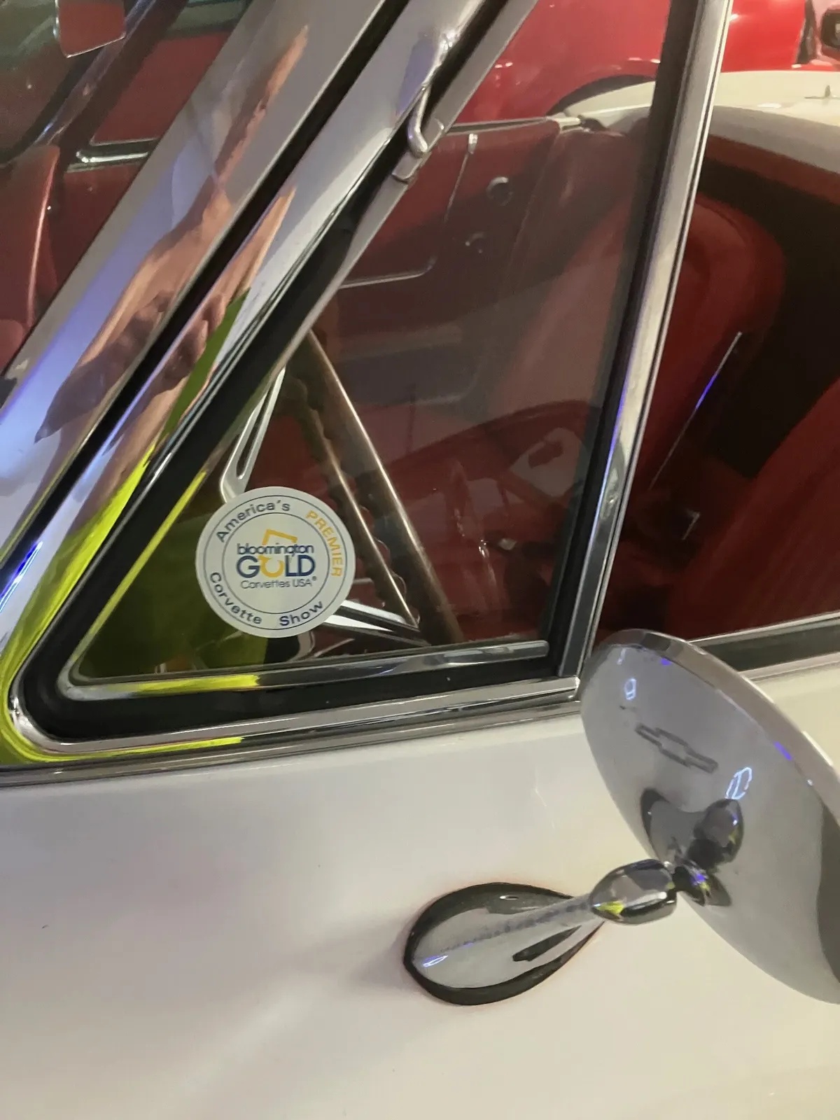 Chevrolet-Corvette-1964-White-Red-13