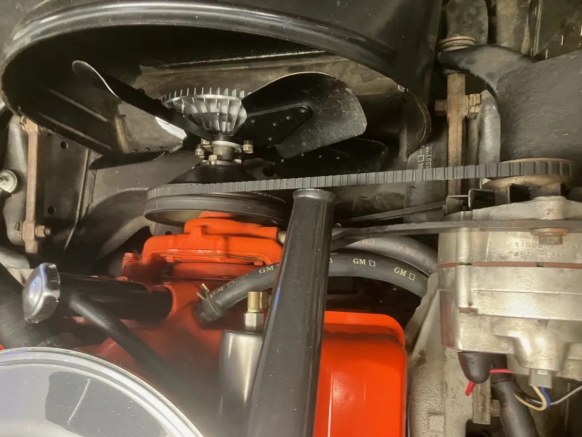 Chevrolet-Corvette-1964-White-Red-18