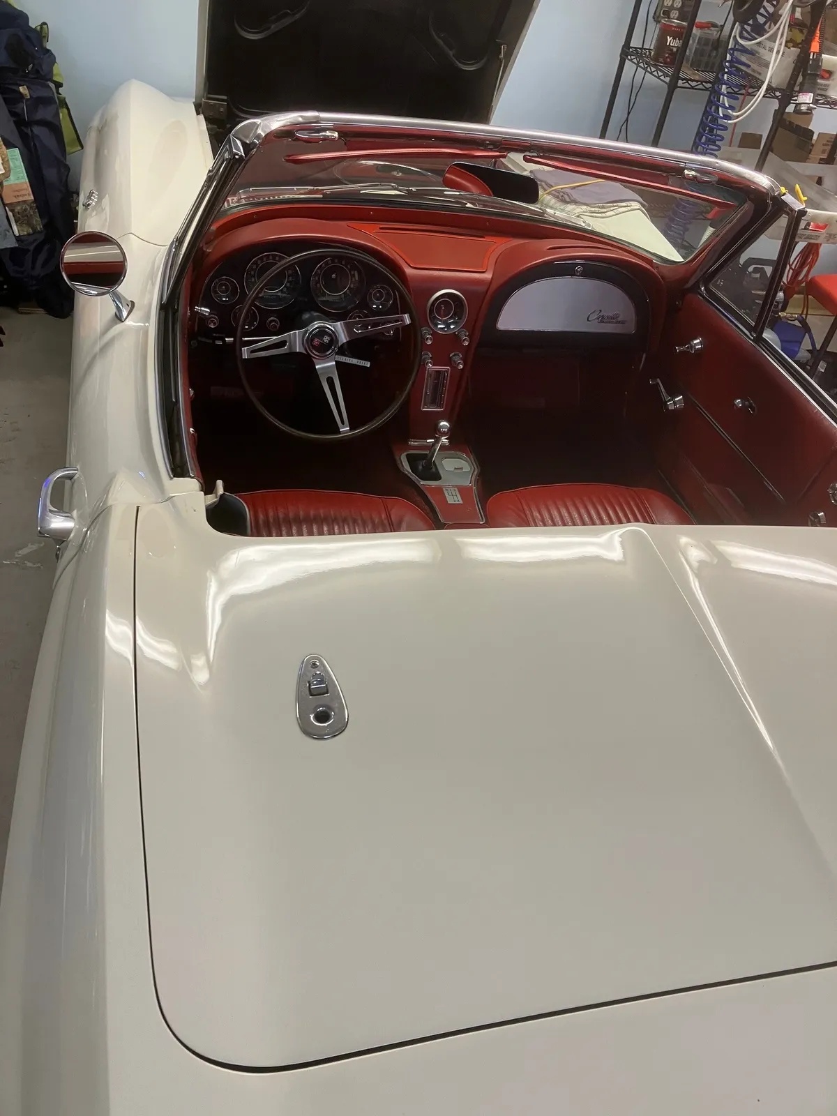 Chevrolet-Corvette-1964-White-Red-6