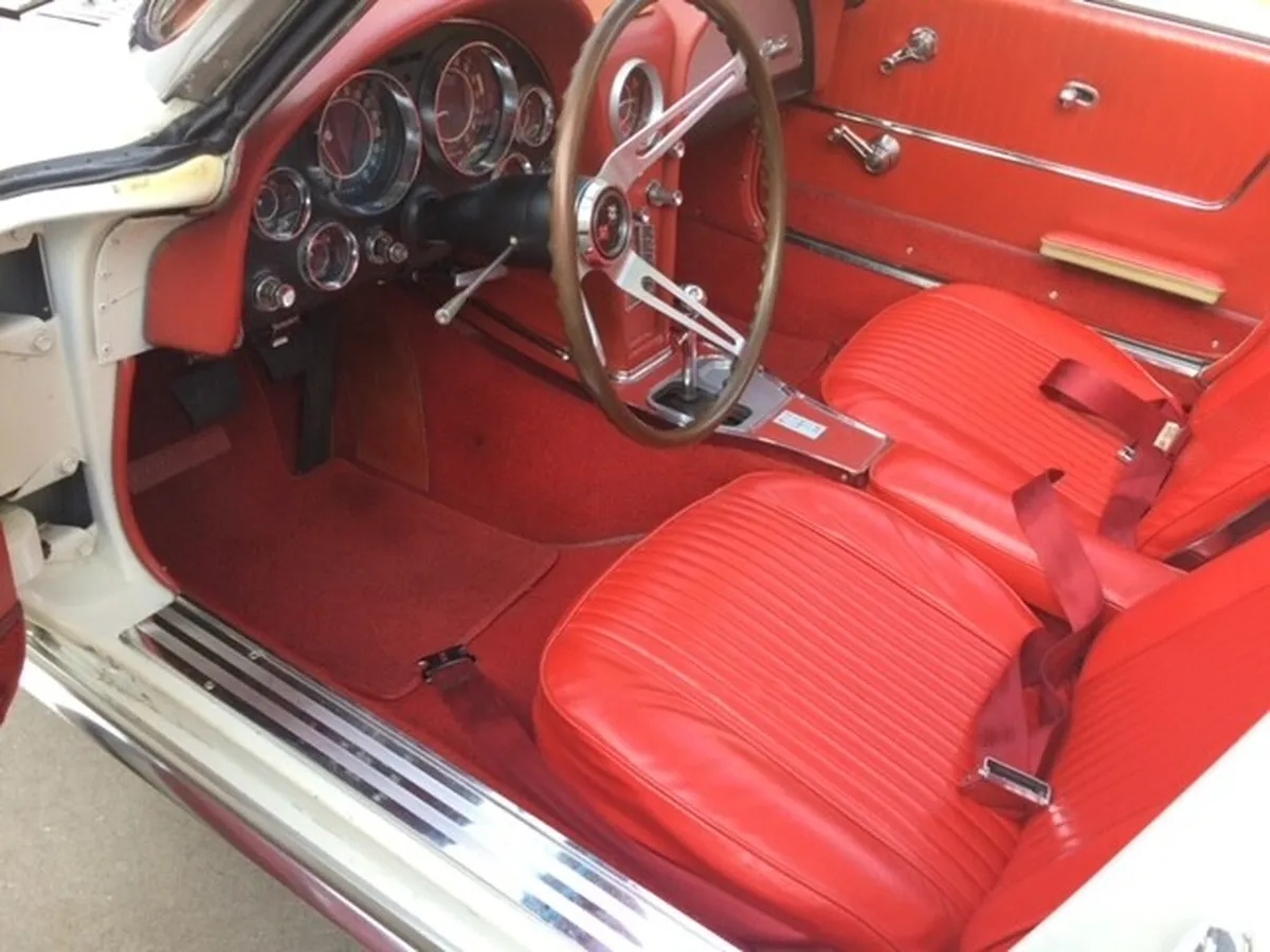 Chevrolet-Corvette-1964-White-Red-7