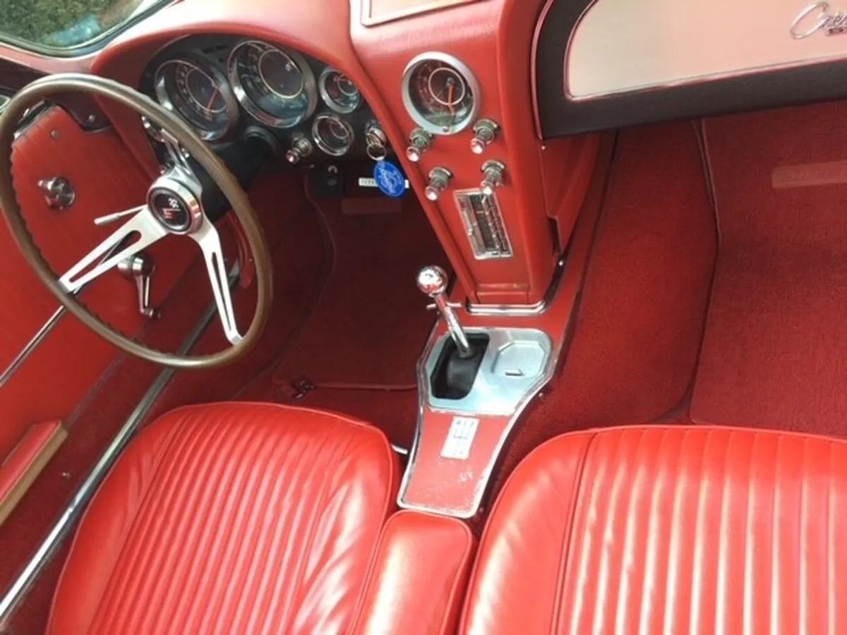 Chevrolet-Corvette-1964-White-Red-8