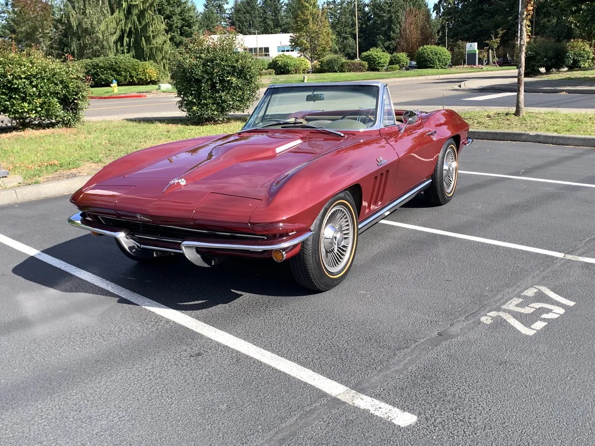 Chevrolet-Corvette-1965-2