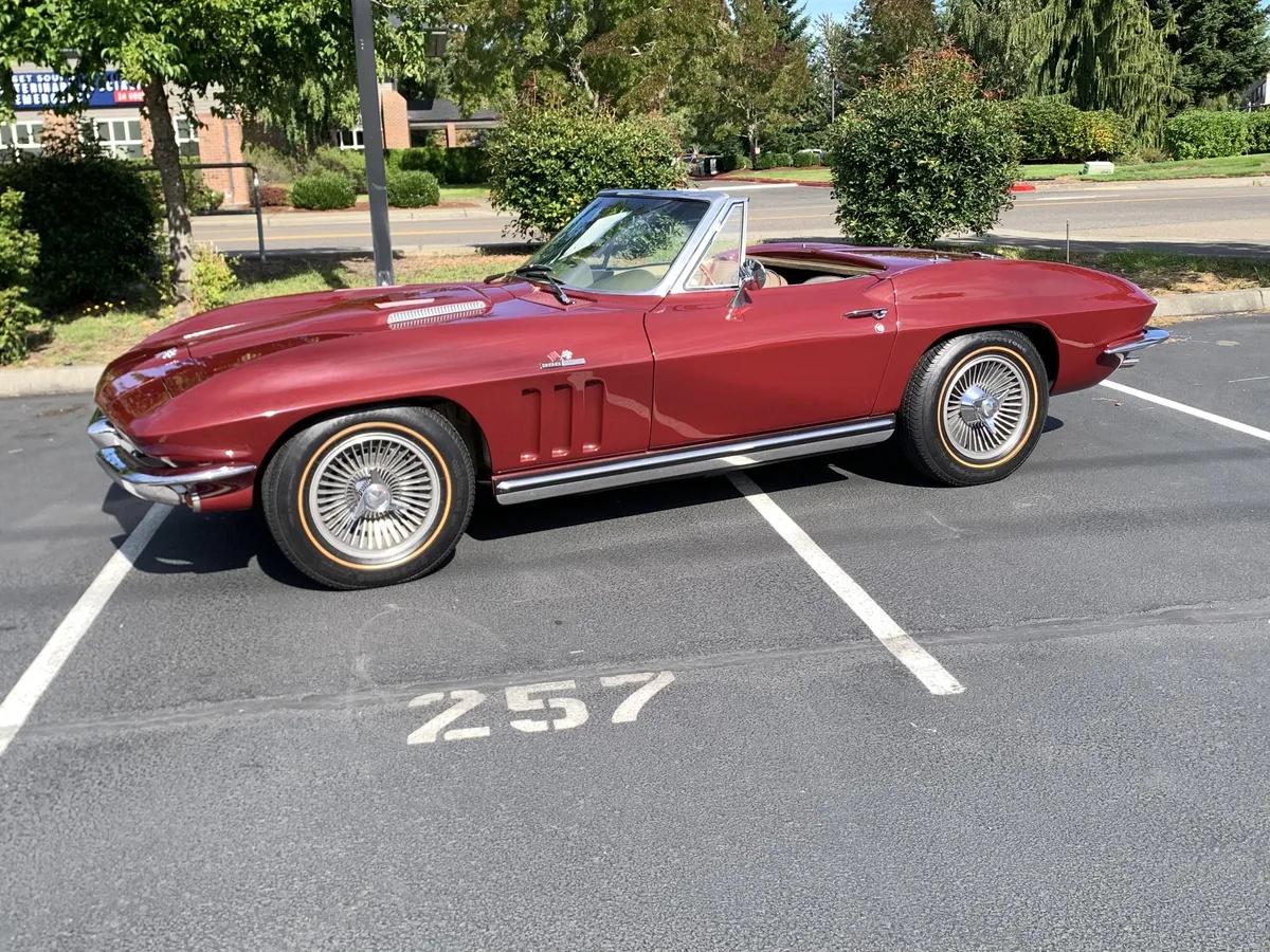 Chevrolet-Corvette-1965-3