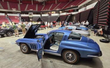 Chevrolet-Corvette-1965-Nassau-Blue-White-10