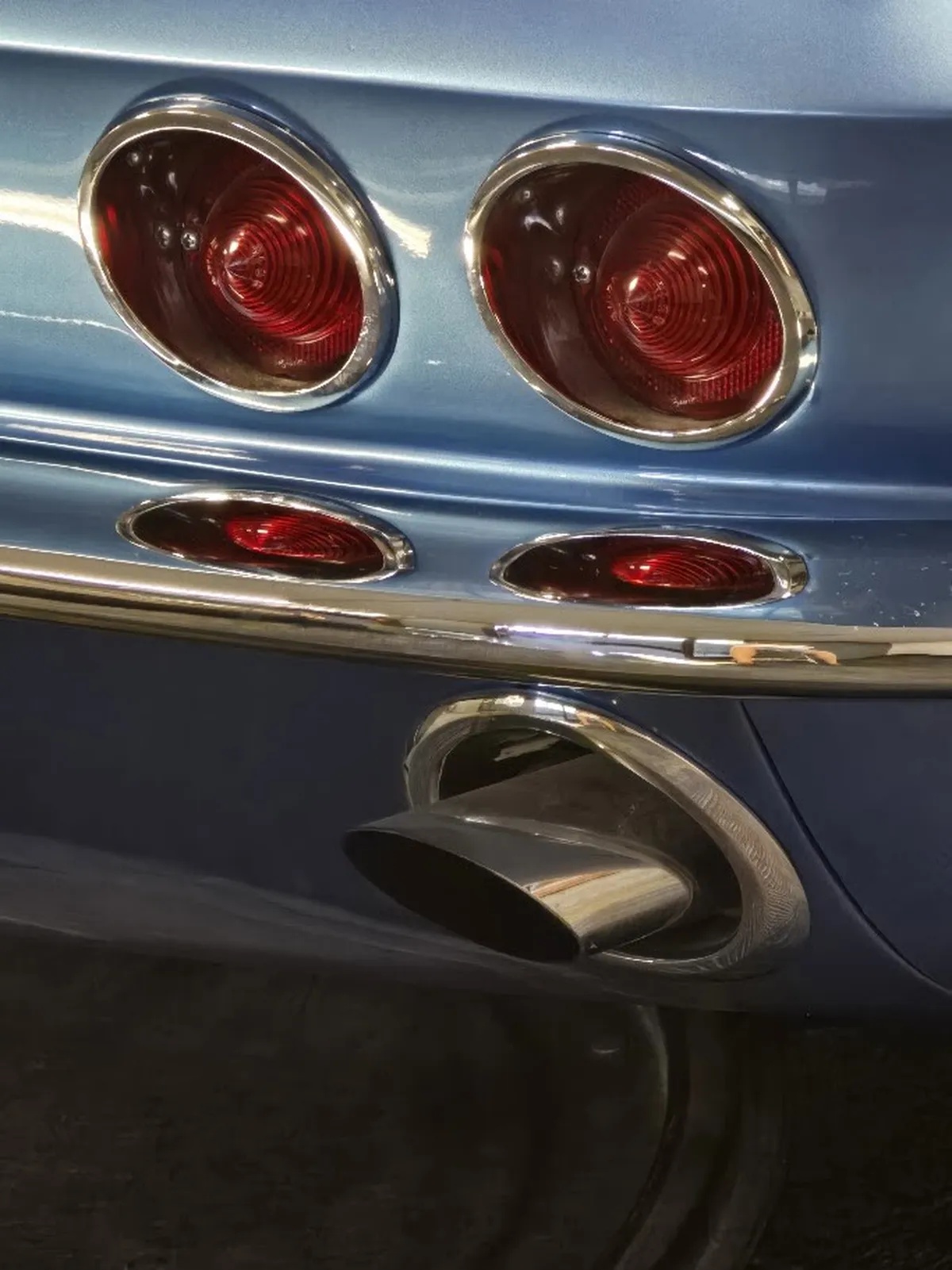 Chevrolet-Corvette-1965-Nassau-Blue-White-15