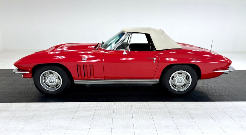 Chevrolet-Corvette-1965-Rally-Red-Black-2