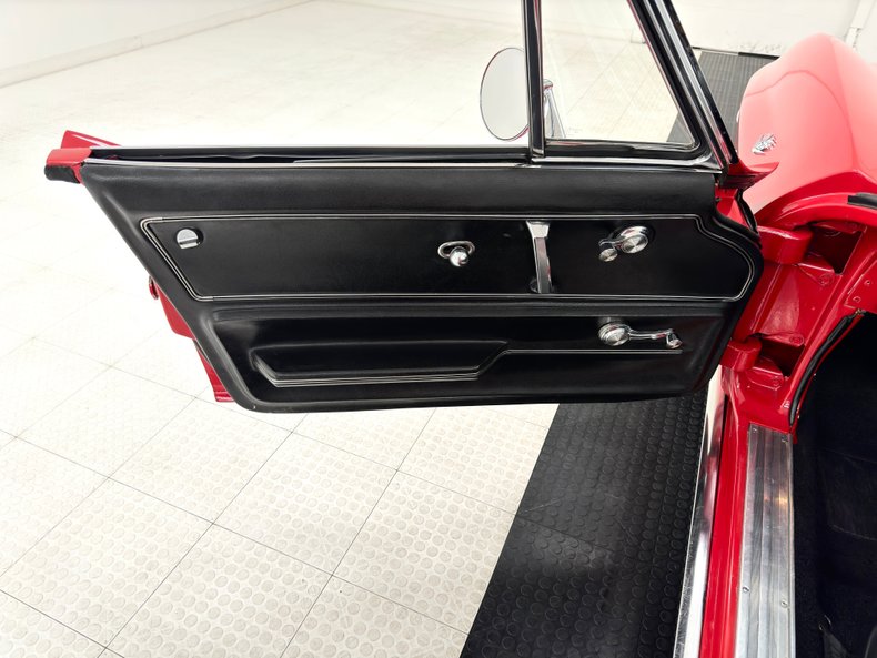 Chevrolet-Corvette-1965-Rally-Red-Black-29