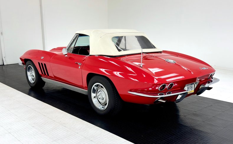 Chevrolet-Corvette-1965-Rally-Red-Black-3