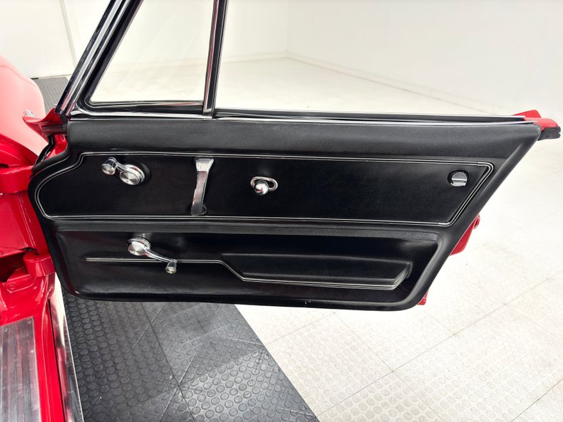 Chevrolet-Corvette-1965-Rally-Red-Black-30