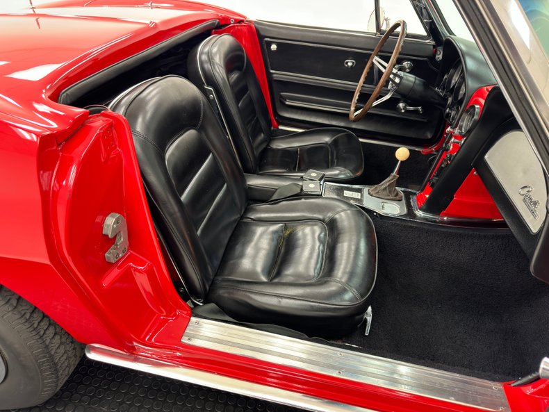 Chevrolet-Corvette-1965-Rally-Red-Black-34