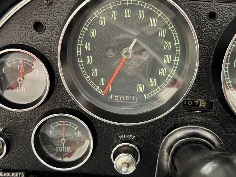 Chevrolet-Corvette-1965-Rally-Red-Black-38