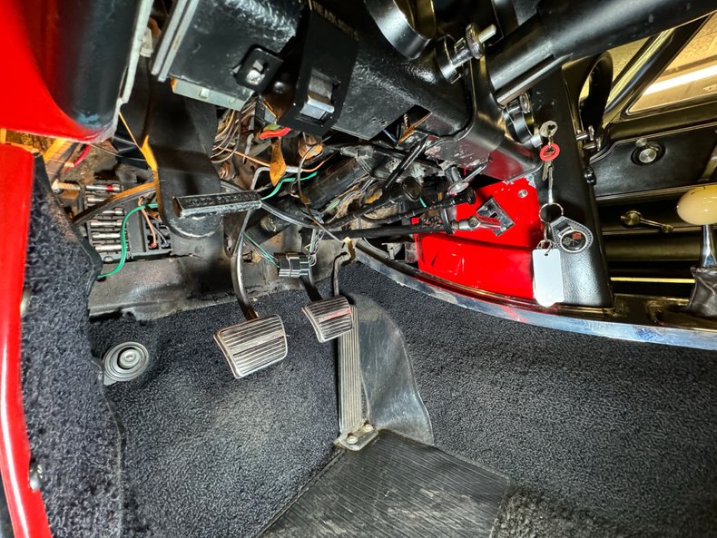 Chevrolet-Corvette-1965-Rally-Red-Black-42