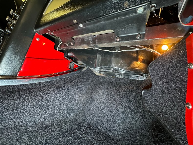 Chevrolet-Corvette-1965-Rally-Red-Black-43