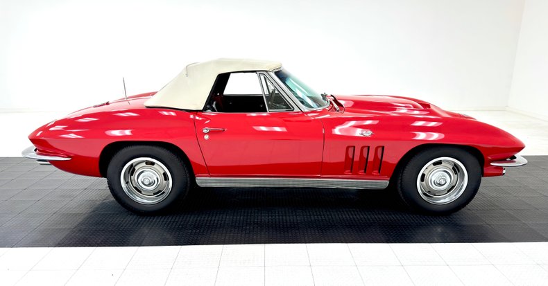 Chevrolet-Corvette-1965-Rally-Red-Black-9