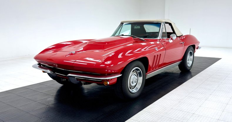 Chevrolet-Corvette-1965-Rally-Red-Black