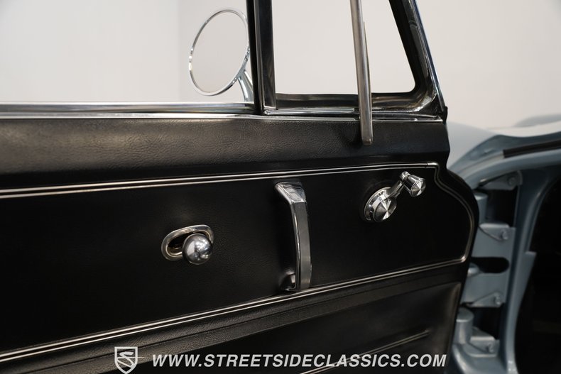 Chevrolet-Corvette-1966-Laguna-Blue-Black-2