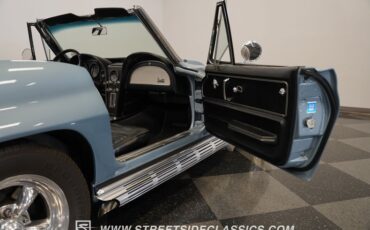 Chevrolet-Corvette-1966-Laguna-Blue-Black-44