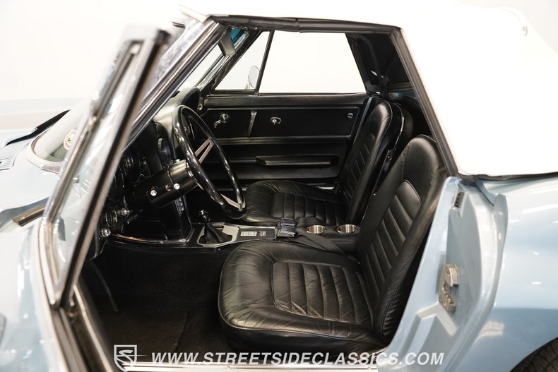 Chevrolet-Corvette-1966-Laguna-Blue-Black-8