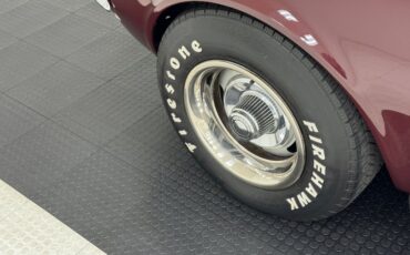 Chevrolet-Corvette-1969-Burgundy-Poly-Saddle-14