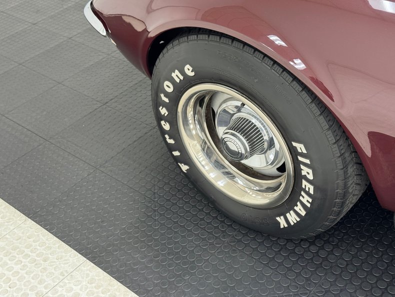 Chevrolet-Corvette-1969-Burgundy-Poly-Saddle-14