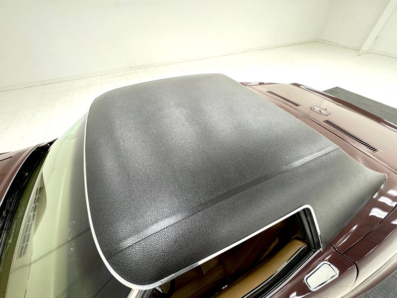 Chevrolet-Corvette-1969-Burgundy-Poly-Saddle-19