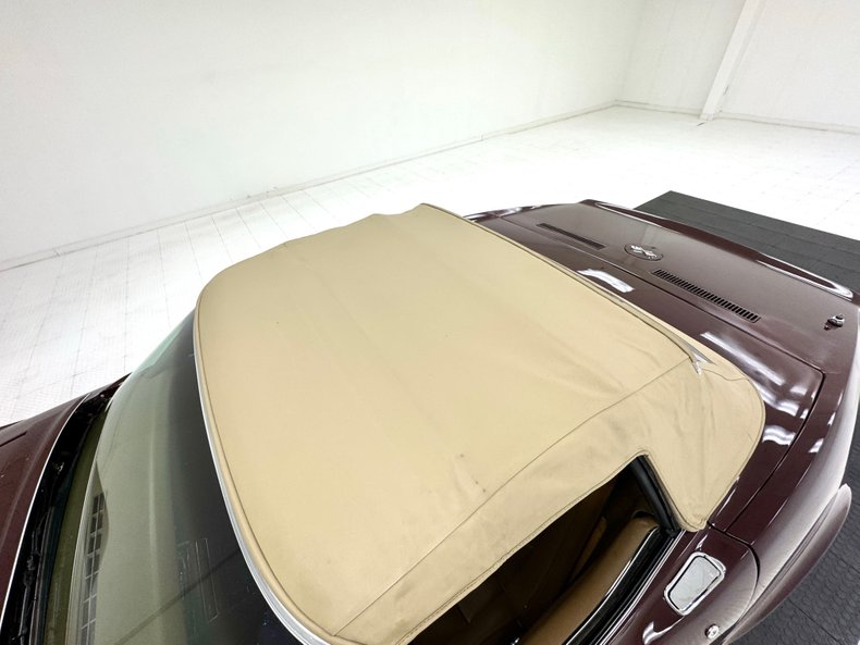 Chevrolet-Corvette-1969-Burgundy-Poly-Saddle-20