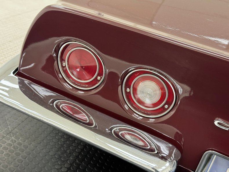 Chevrolet-Corvette-1969-Burgundy-Poly-Saddle-25