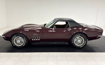Chevrolet-Corvette-1969-Burgundy-Poly-Saddle-3