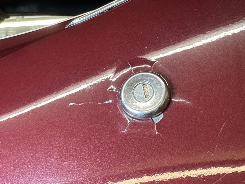 Chevrolet-Corvette-1969-Burgundy-Poly-Saddle-37