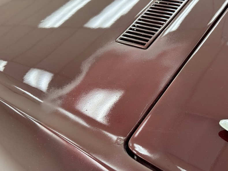 Chevrolet-Corvette-1969-Burgundy-Poly-Saddle-40