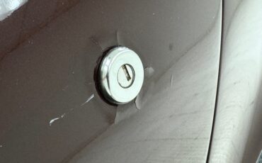 Chevrolet-Corvette-1969-Burgundy-Poly-Saddle-46