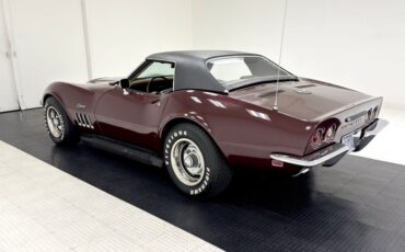 Chevrolet-Corvette-1969-Burgundy-Poly-Saddle-6