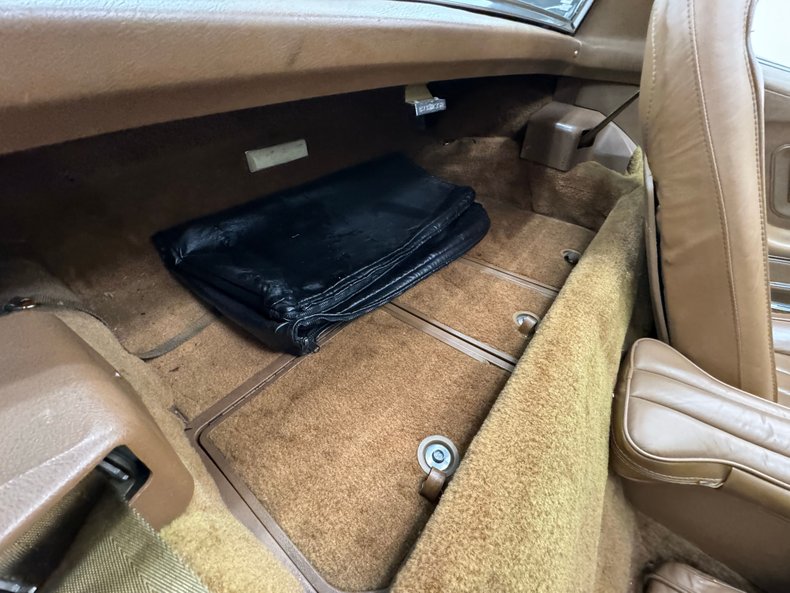 Chevrolet-Corvette-1971-Black-Saddle-10