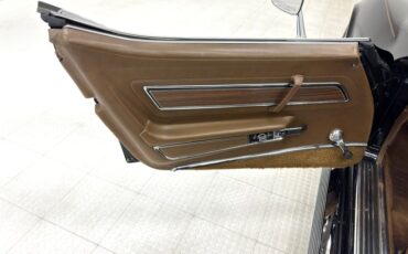 Chevrolet-Corvette-1971-Black-Saddle-3