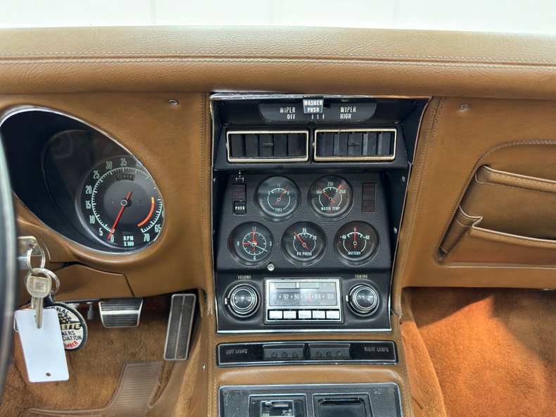 Chevrolet-Corvette-1971-Black-Saddle-45